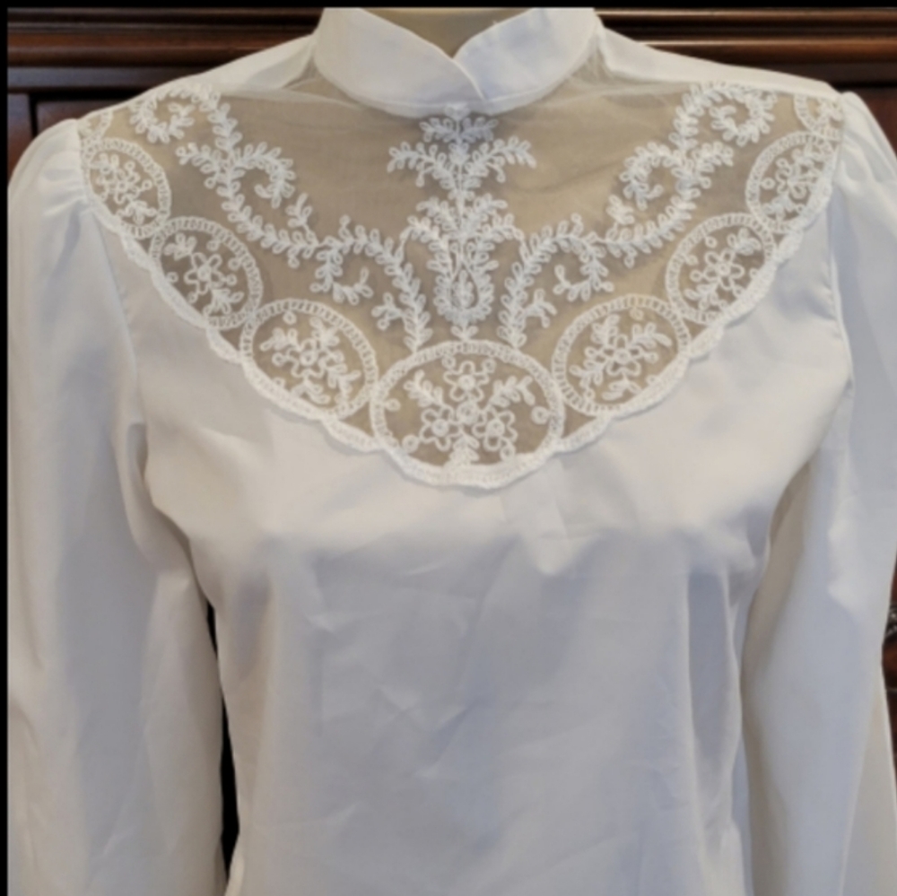Vtg Misteque victorian-style blouse